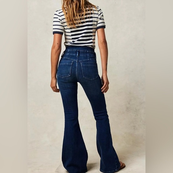 NWT Free People We The Free After Dark Mid Rise Flare Jeans Size 30 - Picture 2 of 10